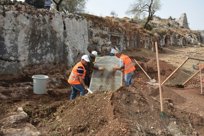 Hatay'da Roma dönemine ait nekropolde kazı çalışmaları başladı